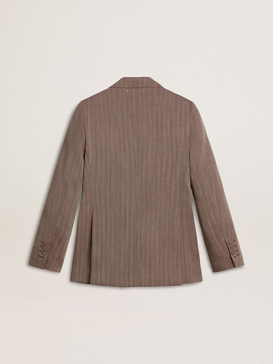 Ženski dvoredni blazer iz bež mešanice volne s chevron vzorcem