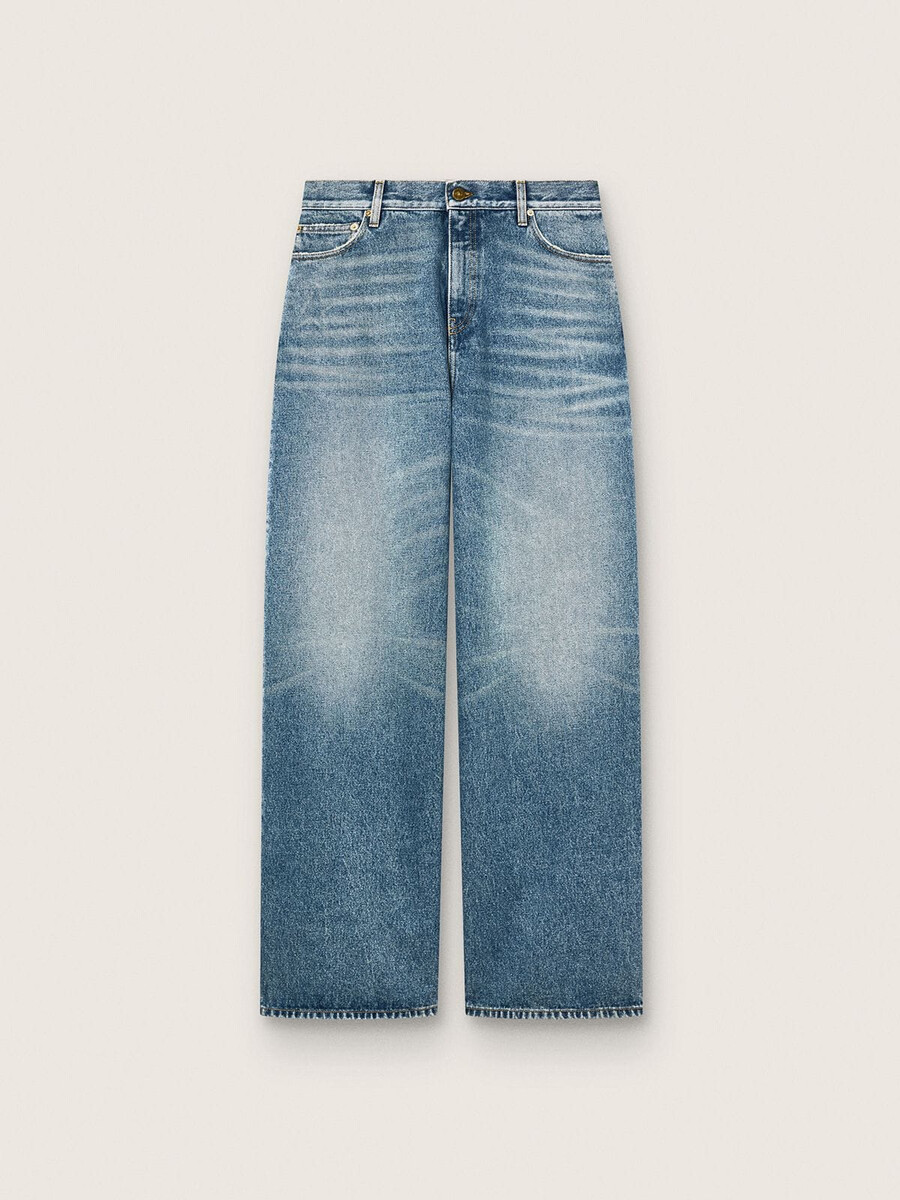 zlate ženske kavbojke boyfriend iz svetlo modrega denim barve s stone washed vzorcem